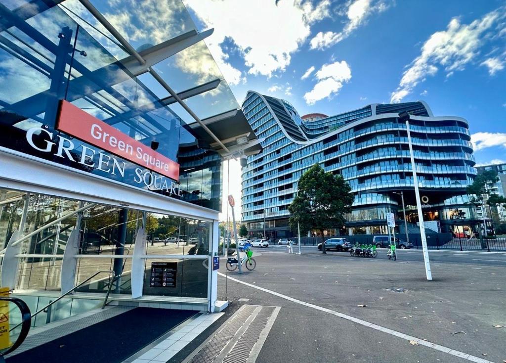 One Global Resorts Green Square Sydney Buitenkant foto Green Square Station