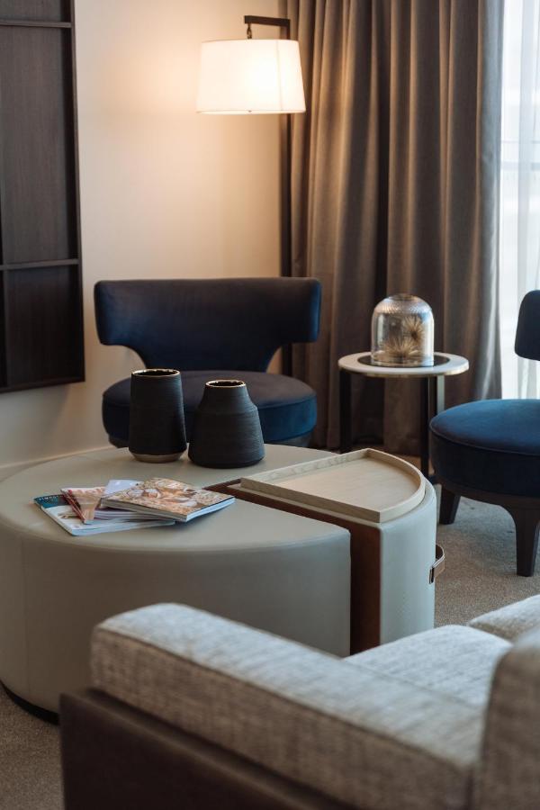 One Global Resorts Green Square Sydney Buitenkant foto A coffee table